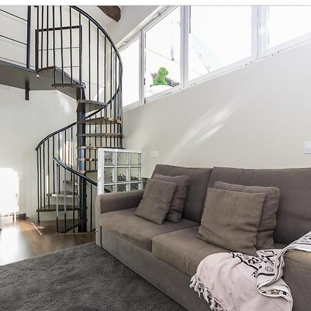 No Turistic Rental, Duplex Penthouse In The Historic Center, Valencia, Ideal For Those Looking To Stay In The City For A Season, Including Professionals And Students Luaran gambar