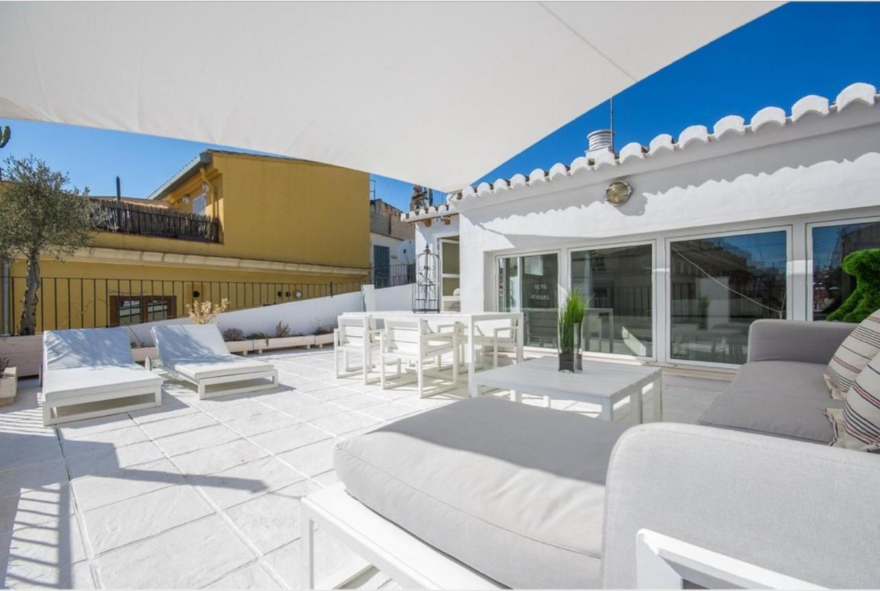 No Turistic Rental, Duplex Penthouse In The Historic Center, Valencia, Ideal For Those Looking To Stay In The City For A Season, Including Professionals And Students Luaran gambar